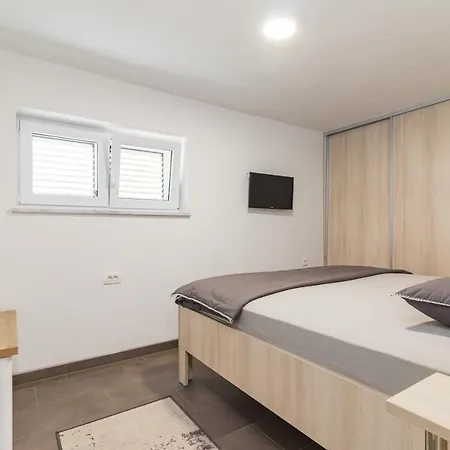 Appartement Tino With Free Parking Pula